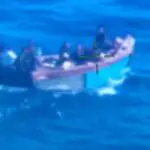 Guardia Costera rescata a presuntos balseros cubanos cuando bote en que viajaban comenzó a hacer agua