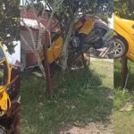 Aparatoso accidente en Camagüey: Auto queda sobre la cerca de una vivienda (+VIDEO)