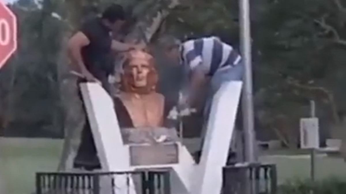 Destruyen busto del guerrillero Ernesto "Che" Guevara en El Salvador