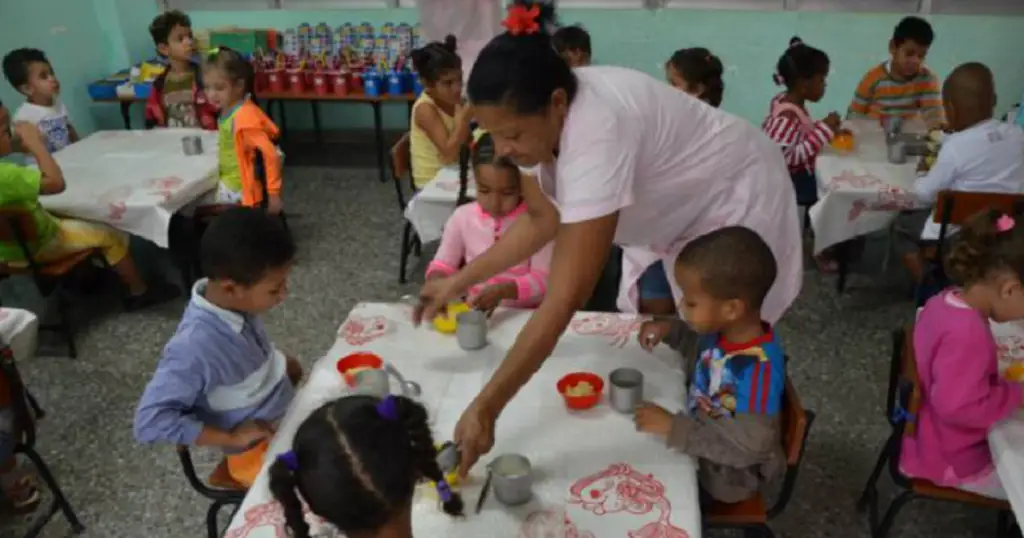 Madre cubana denuncia que a su niña, solo le están dando arroz en el Círculo Infantil