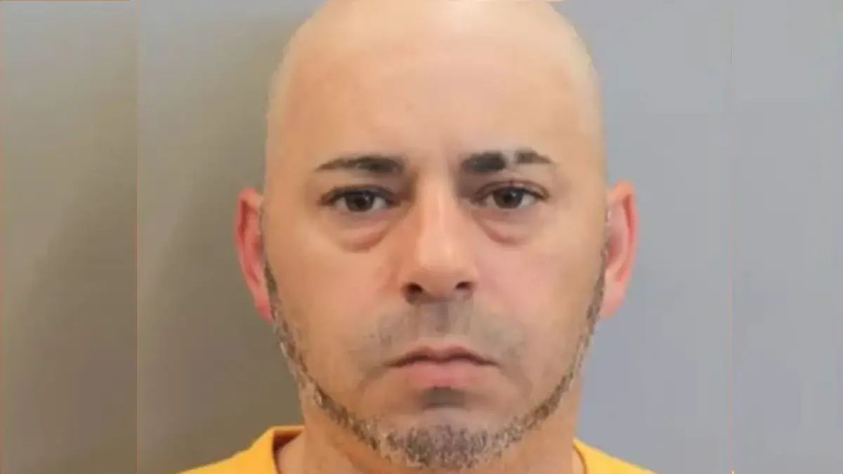 Cubano conductor de Uber en Houston es acusado de estrangular a esposa por presuntos cuernos
