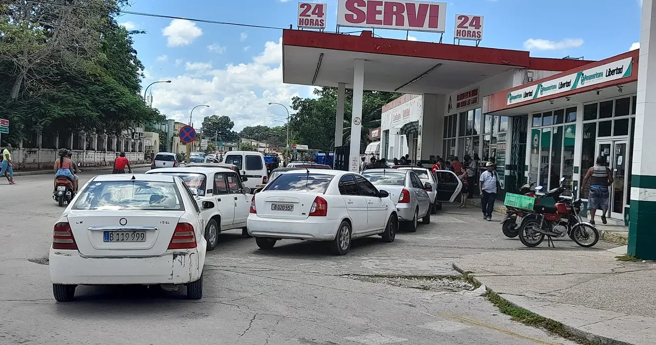 Camagüey: No hay gasolina para los carros particulares pero para los estatales sí