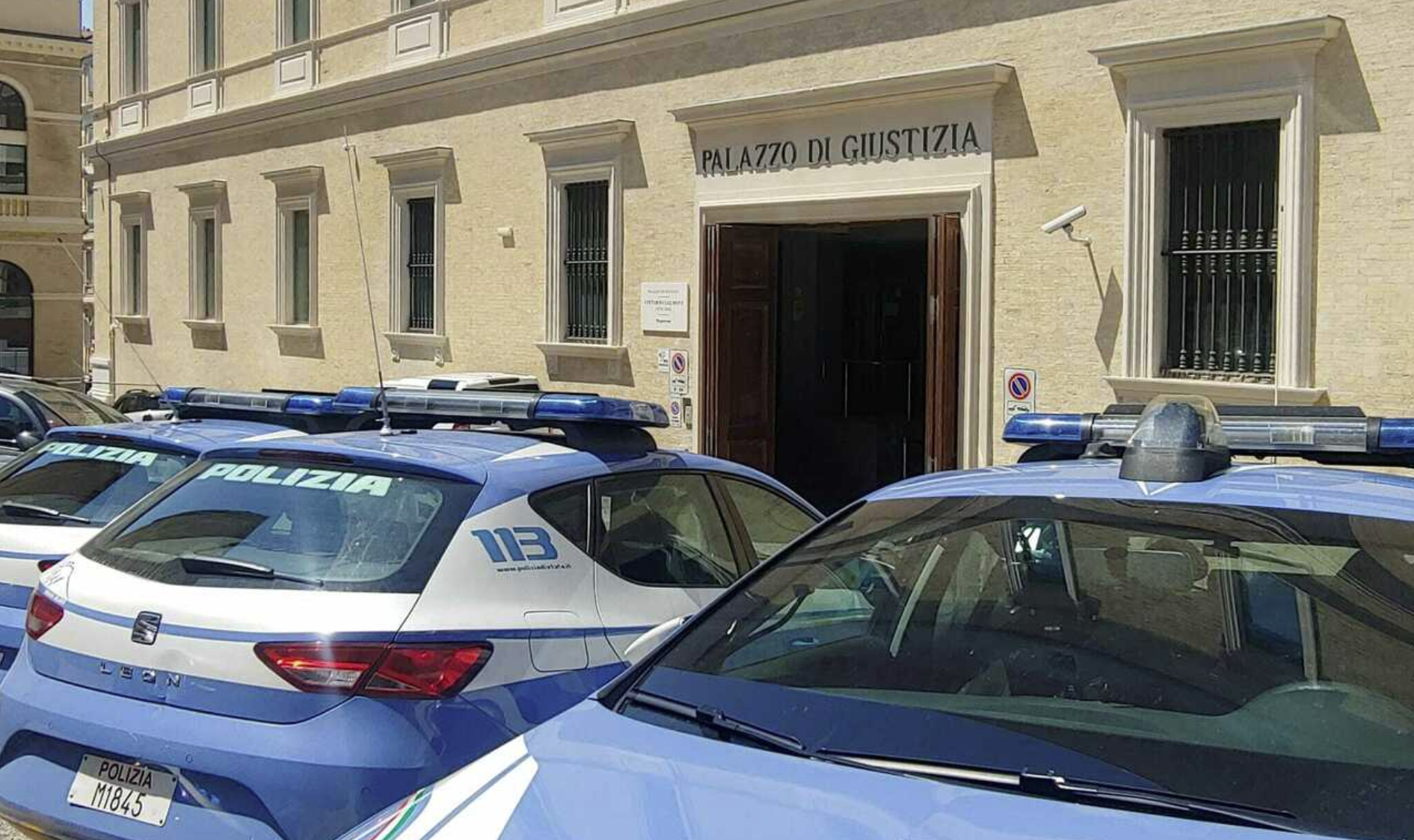 Chica es golpeada en una discote por 2 jóvenes, auxiliadas por una cubana