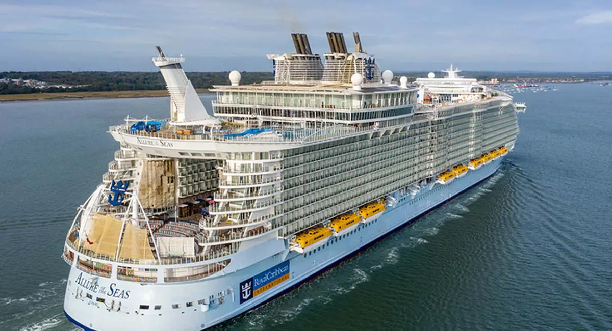 Muere joven al caer en un crucero que salía de Florida