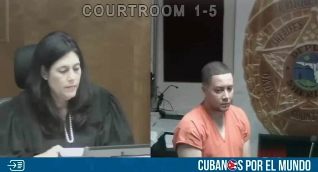 Un hombre de Miami, identificado como Rolando Gala Ramírez, de 37 años, enfrenta cargos por presunta conducta inapropiada de naturaleza sexual hacia una menor, quien sería su hijastra. De acuerdo con el informe policial, se alega que este hombre habría realizado tocamientos en los senos y trasero de la presunta víctima, una niña de entre 11 y 12 años.