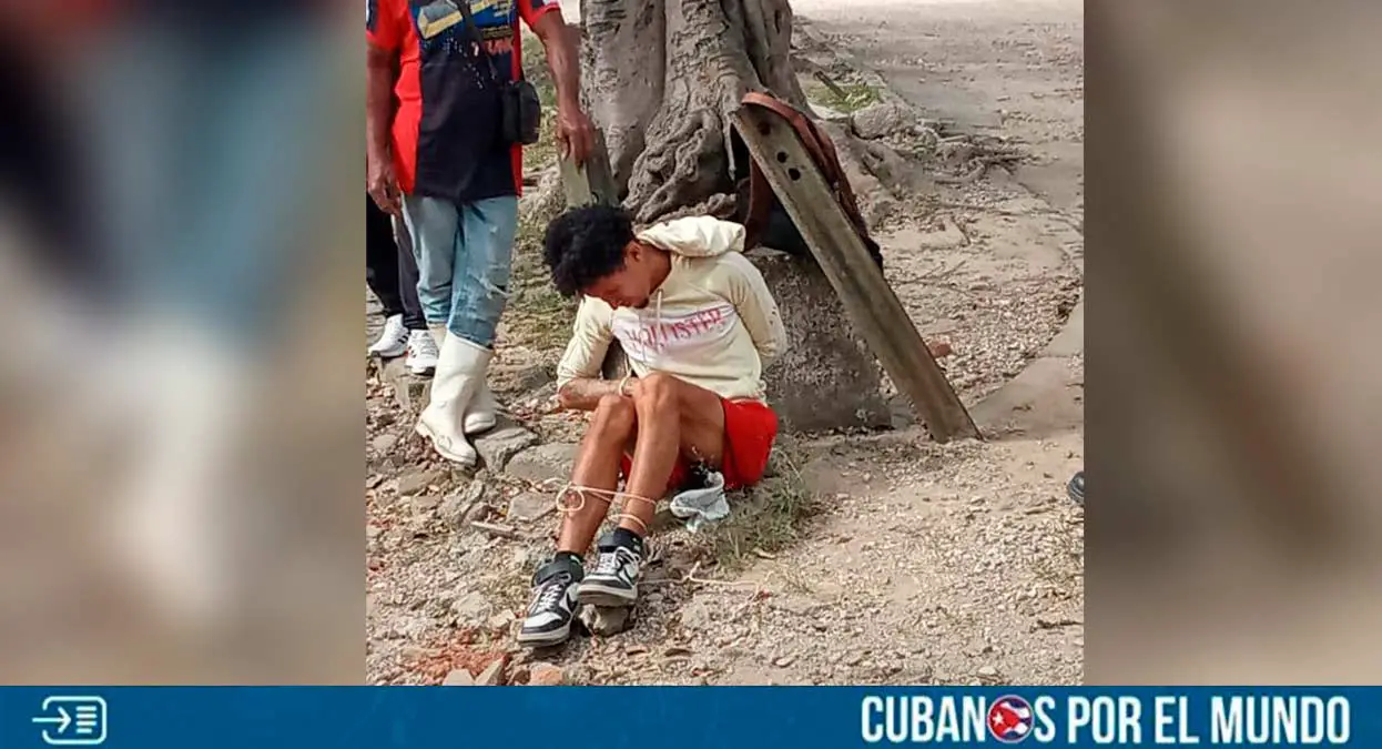 Un ladrón de celulares fue detenido en Santiago de Cuba tras cometer un supuesto atraco. El comunicador Jeissy Borrell Gámez publicó este domingo en las redes sociales una foto del sujeto tirado en el piso con las extremidades amarradas.