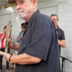 Cantautor cubano Silvio Rodríguez no quiere periodistas cubanos en su casa, porque solo vienen a comer