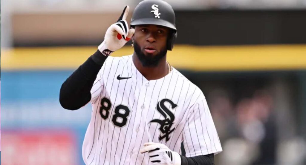 Luis Robert, en el podio de los mejores jardineros centrales de la MLB