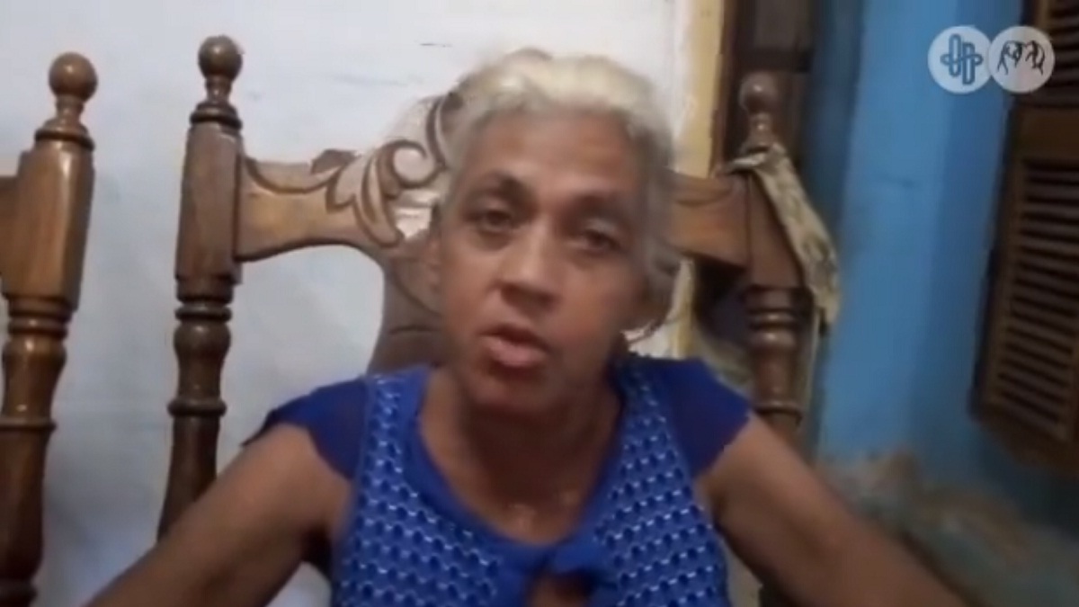 "Tengo una hija postrada que se me está muriendo del hambre", dijo madre cubana sumergida en la miseria (+VIDEO)