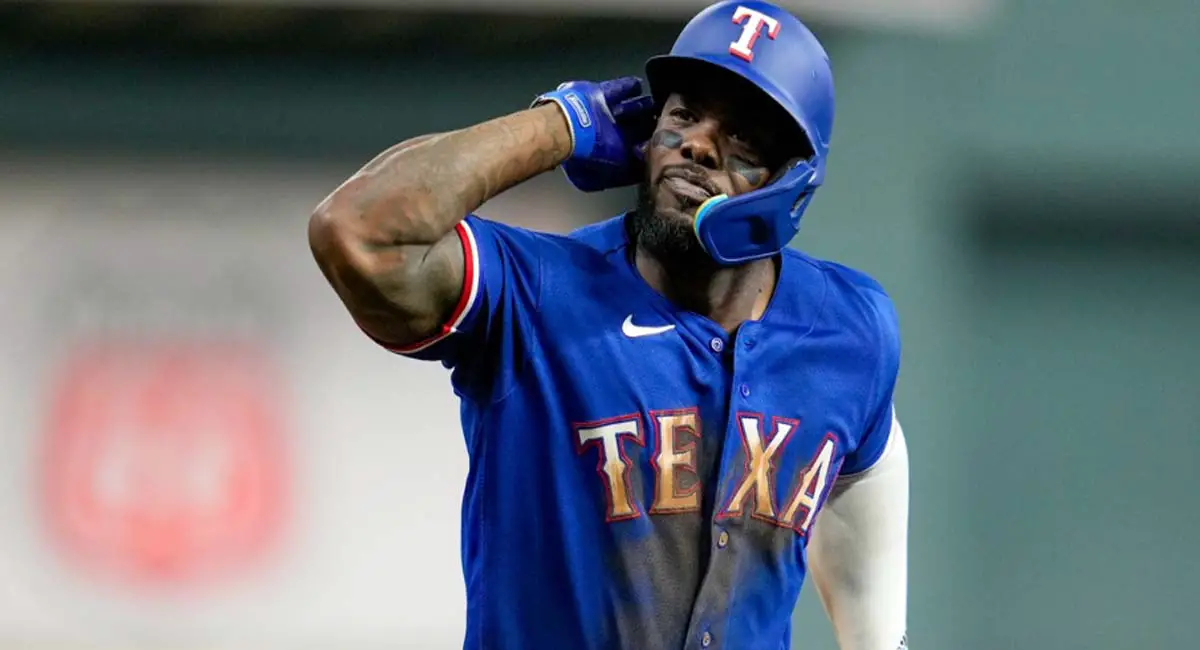 Adolis García pacta por dos años con los Rangers de Texas