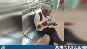 Piden ayuda para encontrar familiares de un anciano de 95 años que se cayó en la calle "y estaba sin comer nada"