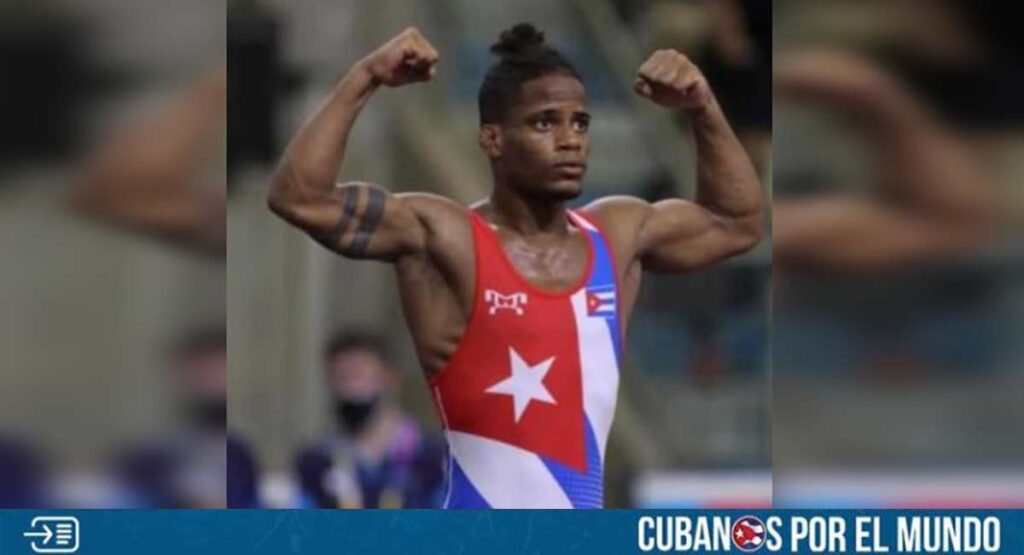 OTRO MÁS: Un tercer atleta cubano abandonó a la delegación en México