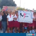 Una nueva prueba del adoctrinamiento en Cuba se dio a conocer en las últimas horas en las redes sociales, cuando la dictadura castrista, utilizó, una vez más, a niños para los actos por motivo del 1ro de Mayo.