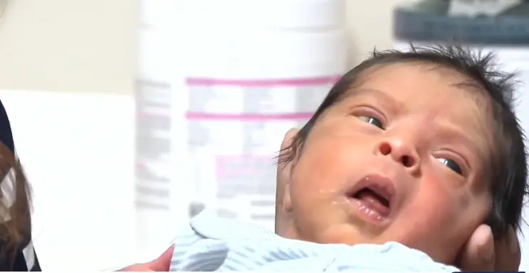 ¡Milagro Médico en Arizona! Nace bebé que fue operado en el vientre de su madre