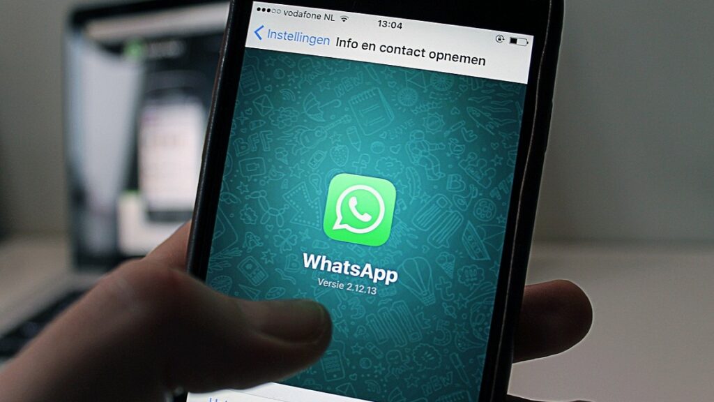 El botón "oculto" de WhatsApp que permite que rastreen la ubicación del usuario
