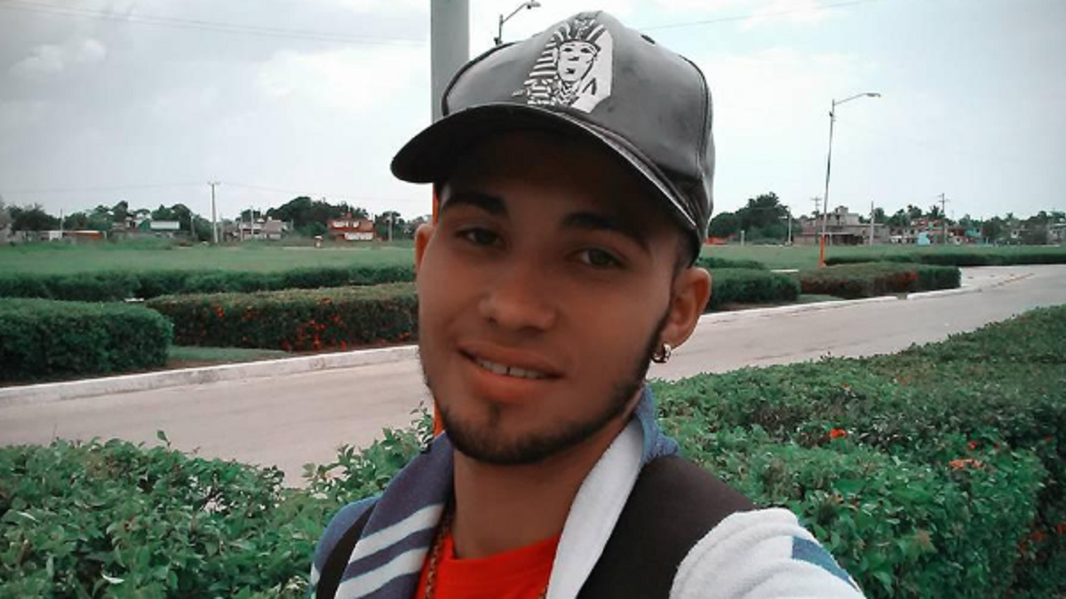 Cubano se debate entre a vida y la muerte tras recibir un disparo de un policía