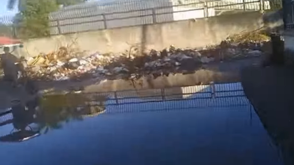 La basura inunda las calles de La Habana, incluso los alrededores del Hospital Frank País