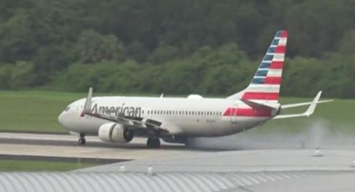 Se incendia la llanta de un avión American Airlines en Florida