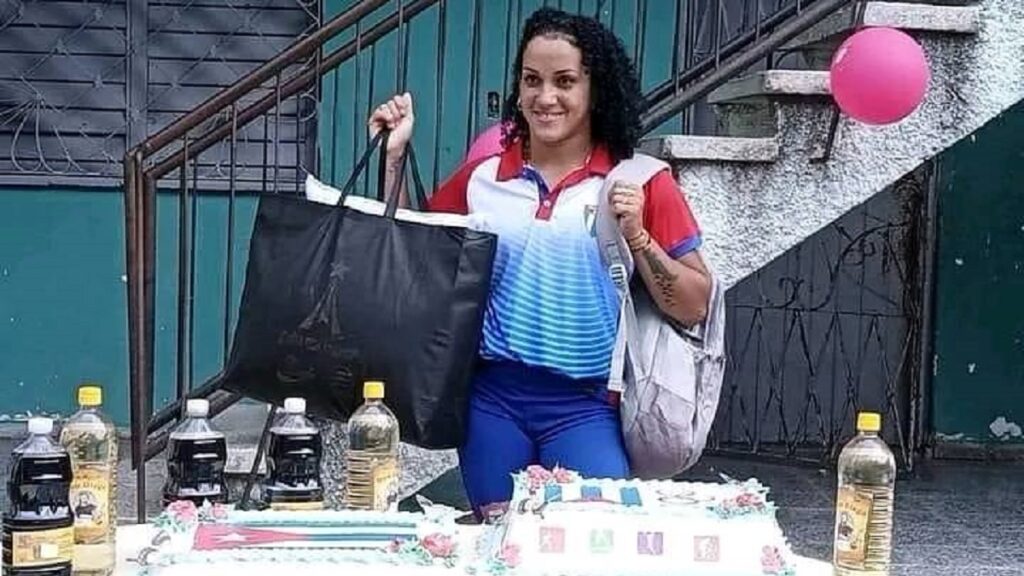 Mientras los "malos capitalistas" entregan miles de dólares a sus medallistas, con esto reciben a los atletas cubanos