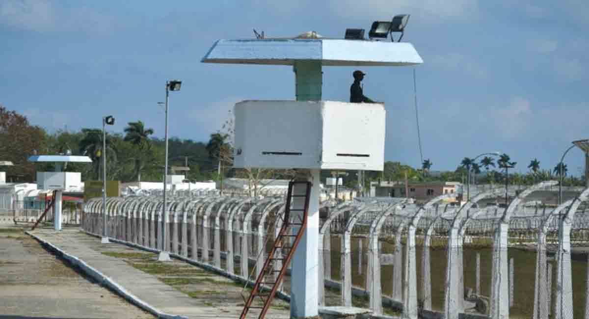 Tanques de agua de la prisión de mujeres de Camagüey están llenos de gusanos