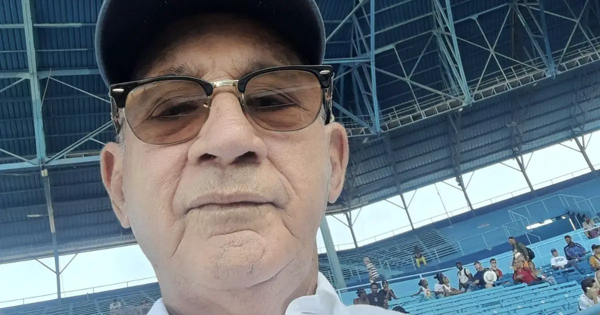 Franger Reynaldo confesó a Cubanet que, tras años de intentos fallidos por aportar al béisbol cubano a través de libros y programas de televisión, decidió emigrar y reunirse con su familia en Estados Unidos.