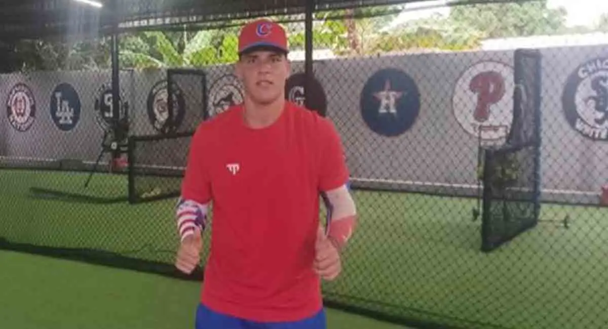 Más fuga de talentos: Pelotero cubano de 18 años huye del país