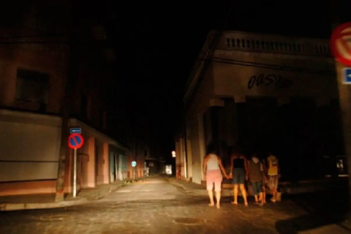 En Santiago de Cuba ponen la luz solo 4 horas al día