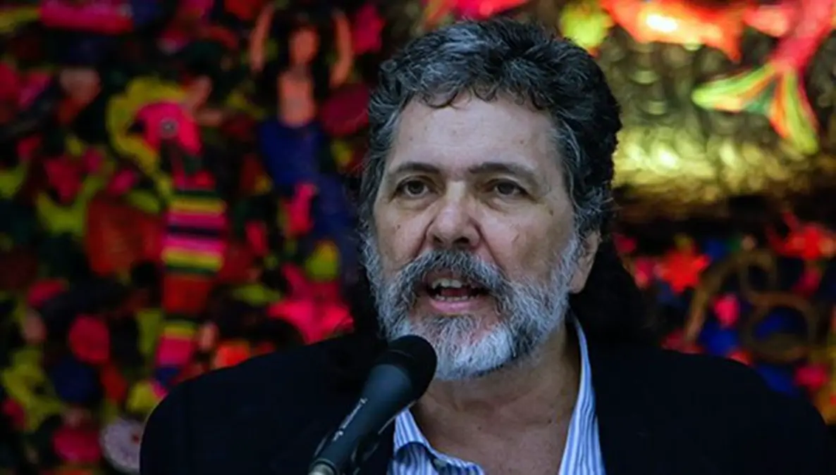 Rector de Universidad en Pinar del Río premia al mayor represor cultural del castrismo: Abel Prieto