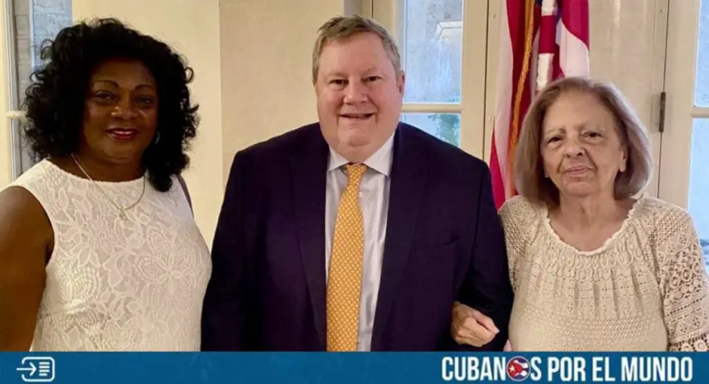 El Jefe de la Misión de Estados Unidos en Cuba, Mike Hammer se pronunció este martes sobre la crisis en Cuba, exigiendo respeto a los derechos humanos en la isla.
