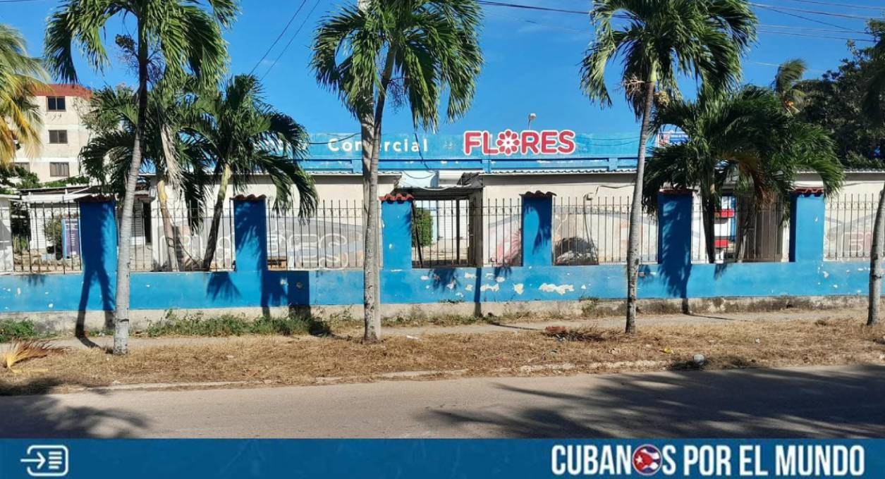 Completamente en ruinas se encuentra la que en otrora fue considerada una de las mejores y más surtidas tiendas en dólares de La Habana.