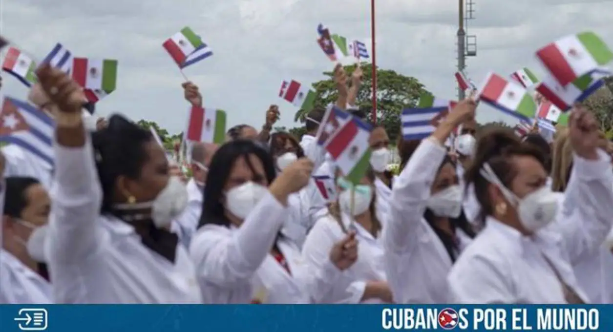 La controversia en México por la llegada de médicos cubanos pica y se extiende. En un reciente informe publicado en medios de esa nación, se reveló la explotación a la que son sometidos los profesionales enviados de “misión” por los comunistas.