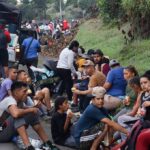 Las autoridades en México desmantelaron una caravana con migrantes de distintas nacionalidades, entre ellos cubanos, en el municipio de Tonalá, en el estado de Chiapas.