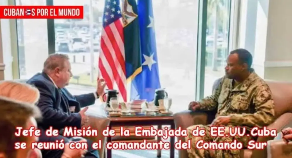 El jefe de la Misión de la Embajada de Estados Unidos en Cuba, Mike Hammer, se reunió en días pasados con el Comandante del Comando Sur, Almirante de la Marina, Alvin Holsey.