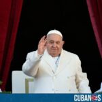 La salud del Papa Francisco registró una ligera mejoría, según el informe emitido por el Vaticano la tarde de este miércoles.