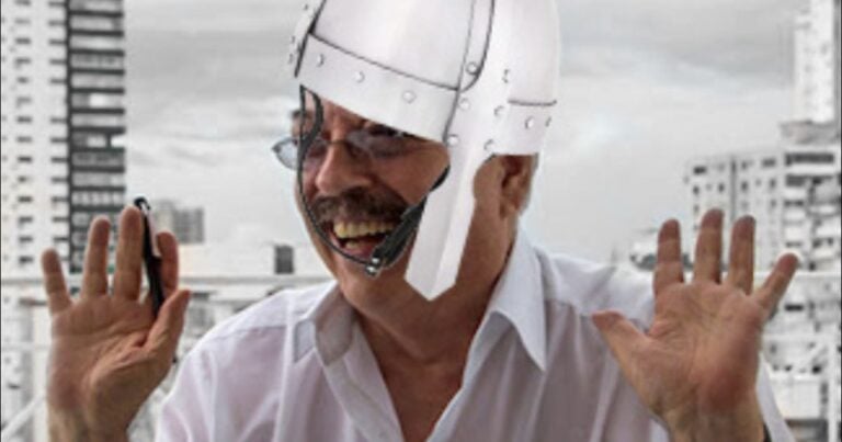 Despepingan (con meme incluido) a Helmo Hernández, otro funcionario servil del castrismo