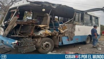 Durante la madrugada de este sábado se registró un accidente masivo en la entrada de la ciudad de Las Tunas, dejando a varias personas heridas, según se conoció a través de distintos reportes difundidos en las redes sociales.