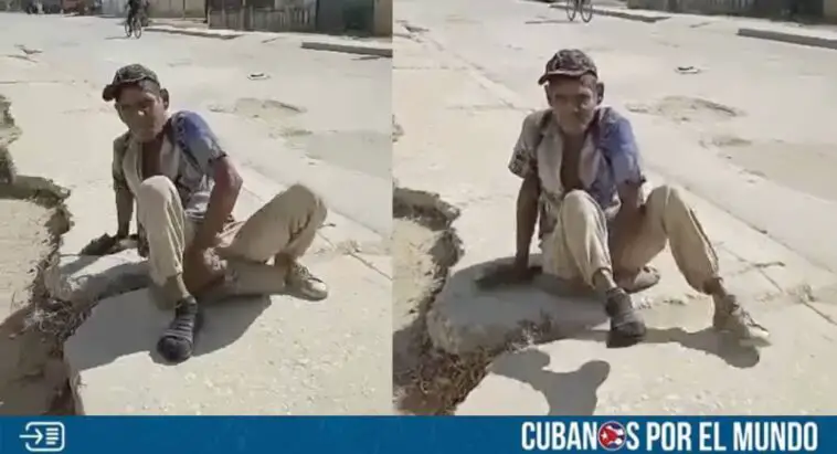 Un anciano cubano, aparentemente impedido físico, fue captado arrastrándose en el suelo para poder trasladarse en San Germán, Holguín.