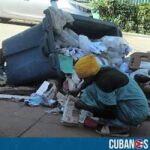 Una cubana denunció en las redes sociales que desde hace más de un mes la dictadura castrista no recoge la basura en su vecindario en La Habana.