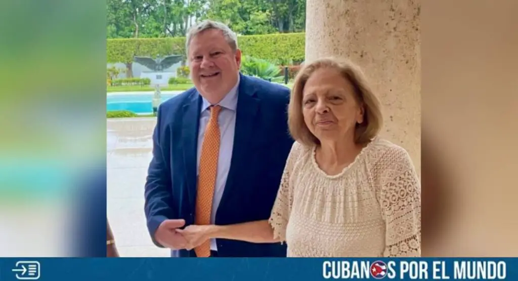 El jefe de la Misión de Estados Unidos en La Habana, Mike Hammer, visitó en las últimas horas a la opositora cubana Martha Beatriz Roque, quien se encuentra ingresada en el Hospital Manuel Fajardo.