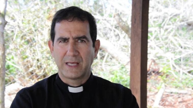 Sacerdote Alberto Reyes cuestionó una vez más la situación de crisis que hay en Cuba