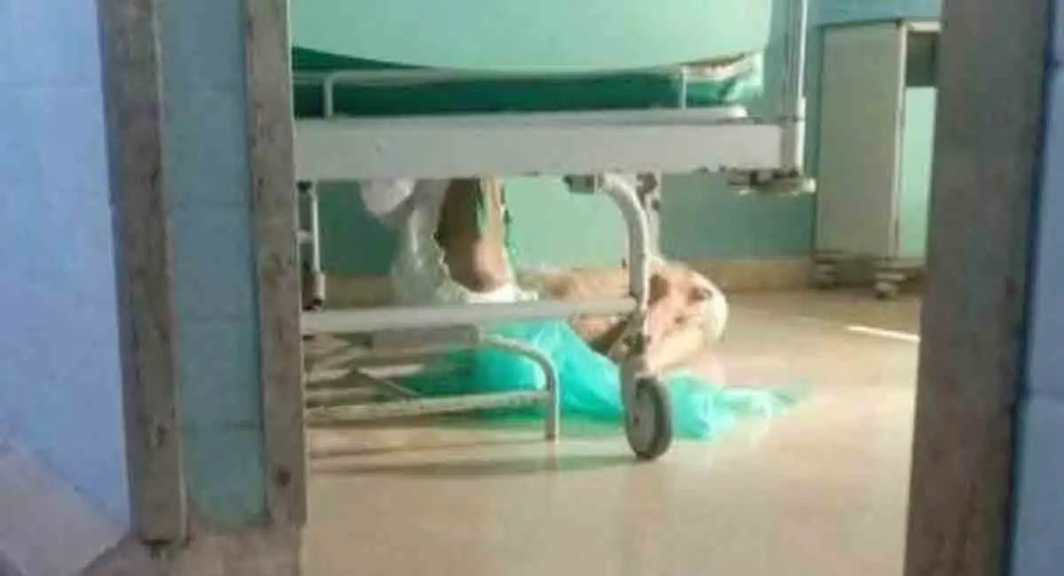Anciano cubano está abandonado en pésimas condiciones en un hospital de La Habana