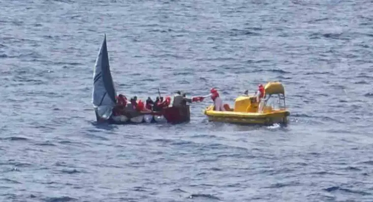 Balseros cubanos fueron rescatados por un crucero en el canal de Yucatán