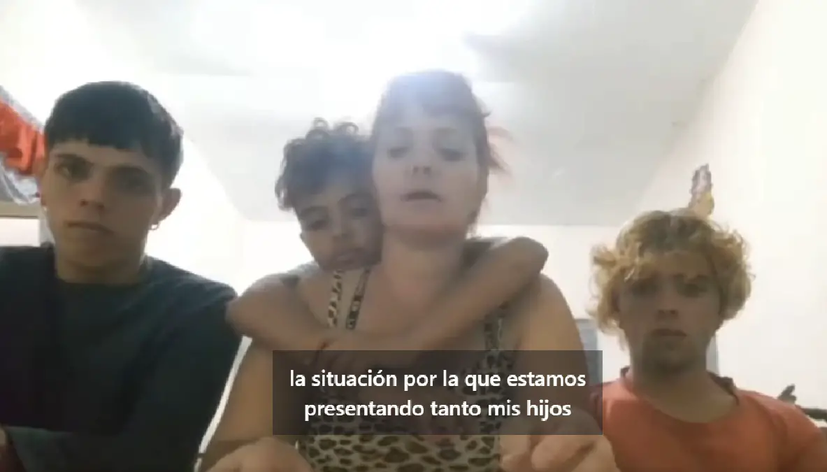 Madre cubana pide ayuda para operar a sus dos hijos con discapacidad ante falta de recursos en la isla