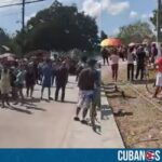 La tarde de este viernes 7 de marzo se reportó una masiva manifestación en la población de Río Cauto, en la provincia de Granma.