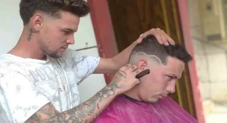 Barbero de Sancti Spíritus brinda cortes gratuitos a enfermos