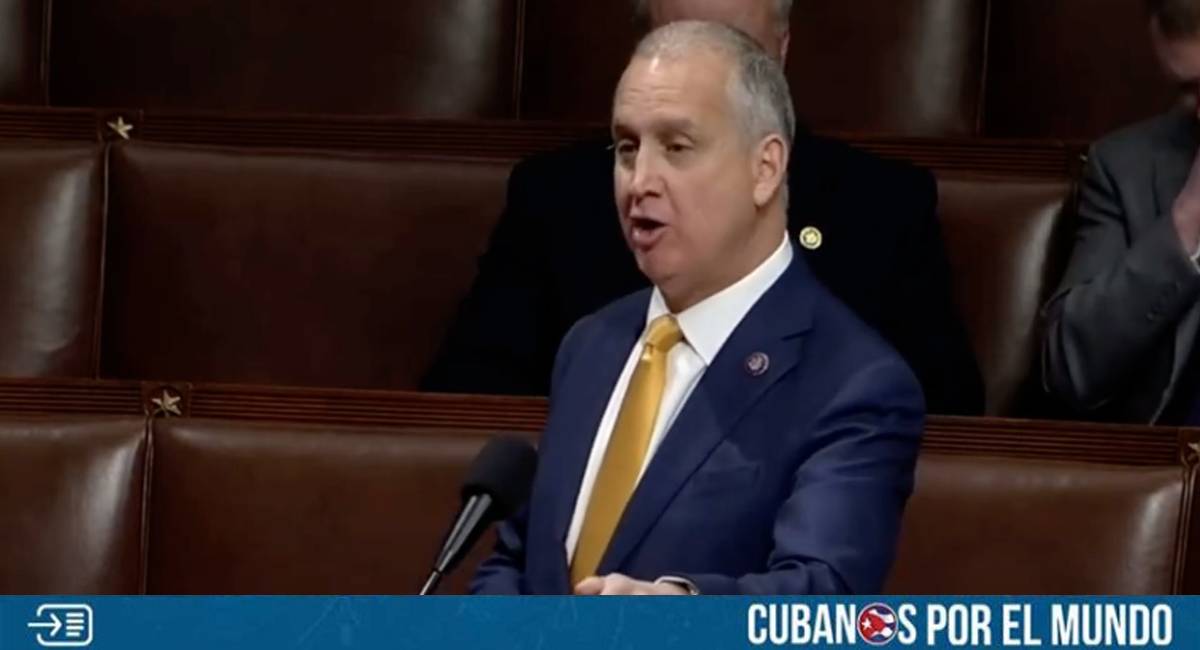 El congresista de origen cubano, Mario Díaz-Balart consideró que, los represores castristas que han ingresado a los Estados Unidos durante la administración del presidente, Joe Biden, representan una amenaza para la seguridad nacional.