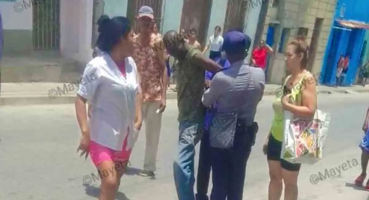 Comunidad captura a un arrebatador en Santiago de Cuba
