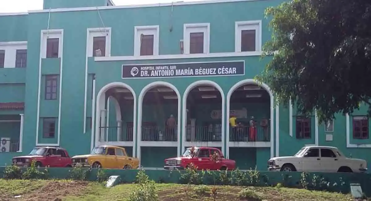 Evoluciona favorablemente el niño cubano atropellado por un tren en Santiago de Cuba