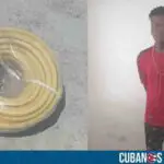 Sujeto detenido en La Habana tras intentar robar mangueras desde un camión en marcha