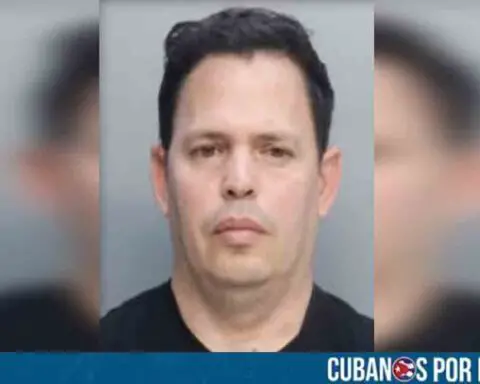 Miami: Arrestado sujeto por poner una cámara en un baño del Dolphin Mall
